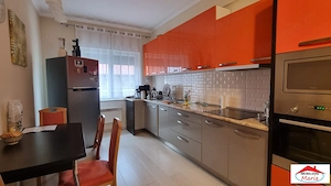 Apartament 3 camere semicentral etaj 2 - imagine 9