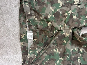 Tinuta Militara (pantalon -2 perechi si 1 buc veston)