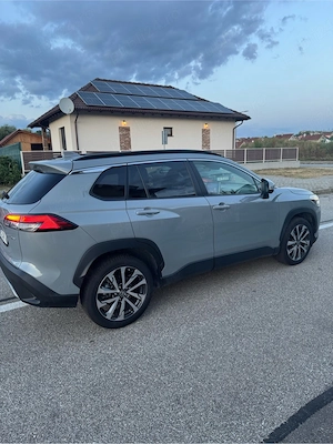Vând Toyota Corola Cross - imagine 4