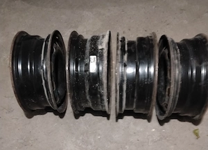 Vand 4 jenti  195/60 R 15 nu trimit prin curier