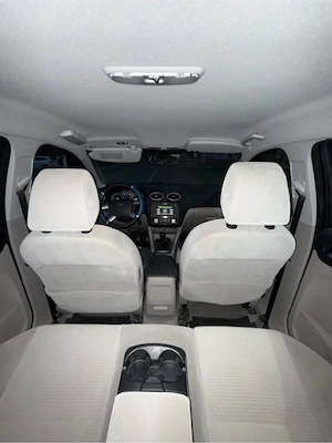 Ford Focus Ghia - imagine 5