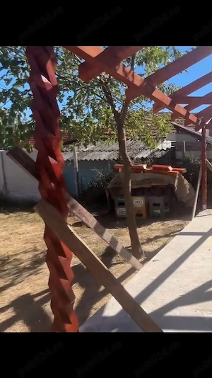 Model in lemn 
