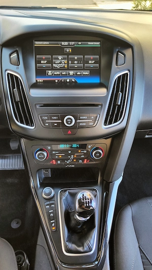 Ford Focus an fab.2015 km 86.000 km reali un sigur proprietar carte service  - imagine 9