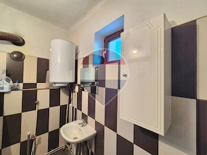 Casă cu teren de 2.210 mp de vânzare în Turnu - imagine 11