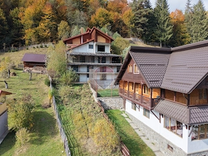 Casă/ Pensiune la gri de vânzare Dâmbovicioara, Piatra Craiului