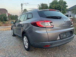 renault megan 1.6 benzina - imagine 5