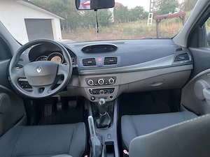 renault megan 1.6 benzina - imagine 3