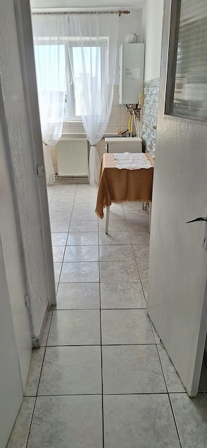 Vand apartament 3 camere , central (Luca) , semidecomandat et 4  4 - imagine 4