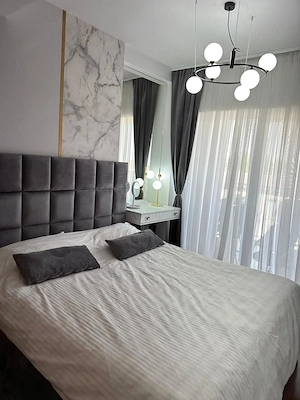 Apartament de lux în zona Soarelui   terasă de 14 mp, parcare acoperită, mobilat și utilat premium - imagine 5