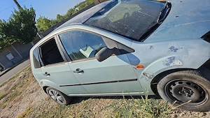 Dezmembrez Ford fiesta 1.3 - imagine 2