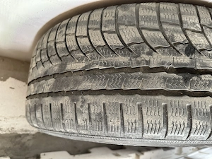 Vând jante denzet r17, stare bună, cu anvelope Nokian 235/55/17, au fost pe un BMW X3 - imagine 2