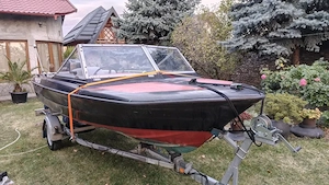 Barca pescuit skibplast+ motor Mariner 50 servisat  +peridoc