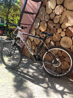 Bicicleta Focus full-suspension