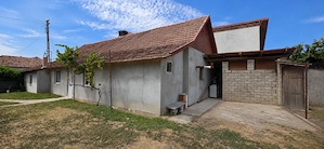 Casă renovată în Nădlac   3 camere spațioase, teren 908 mp, livadă cu pomi fructiferi - imagine 8