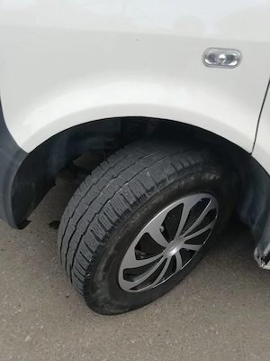 Vând autoturism Volkswagen Transporter T5 2009 - imagine 4
