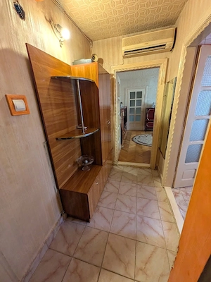 Apartament 3 camere semidecomandat 