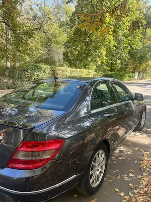 Mercedes C220 Avantgarde, 170 cp, 2007 - imagine 2