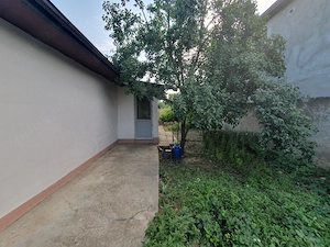 Casă bătrânească + curte de vânzare Voluntari - imagine 2