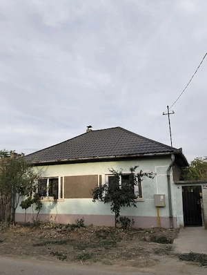 vand casa in Boiu 