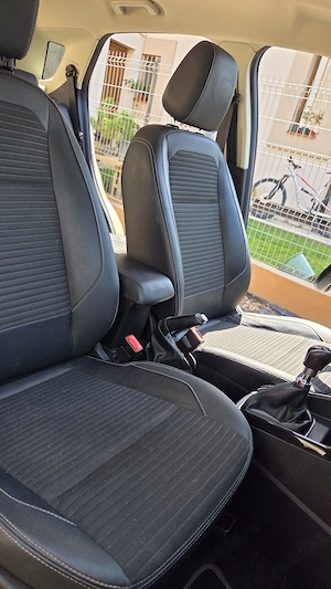 Ford EcoSport 1.0 EcoBoost - echipare Titanium + faruri Xenon - imagine 9