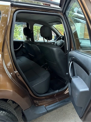 Dacia Duster fabricație 2012, echipată cu motorul fiabil 1.5diesel de 110 CP și tracțiune integrală  - imagine 10