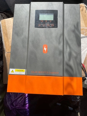 Invertor Solar PowMr
