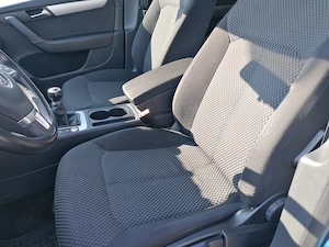 Vând Volkswagen Passsat B7, 1,6 TDI Bluemotion  - imagine 7