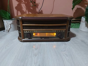 Sistem Audio Retro 4 in 1 (Radio, Pick-up, Casetă, Cd) Perfect Funcțional