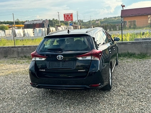 Toyota auris 1.8 hibrid  - imagine 3