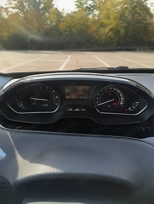 Peugeot 2008 1.2 benzina facelift Automat 2018 Euro6 - imagine 6