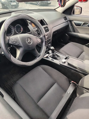 vand Mercedes c class 1.8 benzină stare foarte buna - imagine 4