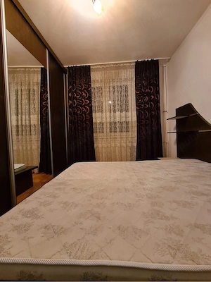Proprietar închiriez apartament cu 3 camere - imagine 9