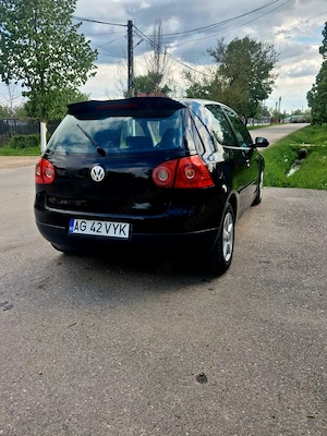 Vând  schimb golf 5 an 2004