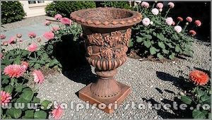 Vază ornament cu picior, terracotta patinat, model V1.