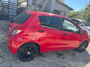 Toyota Yaris 2012 1.3 - imagine 3