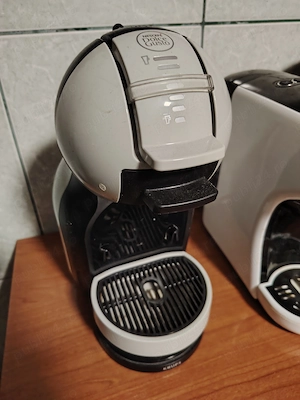 Expresor capsule Dolce Gusto. 