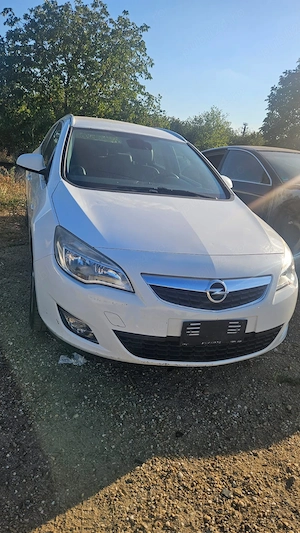Vand Opel Astra J 2013 - imagine 3