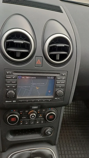 Nissan qasqhai 1.5 dci 110 cai 6 trepte ,euro 5 ,navi,panorama,camere 360 grade ,Import Germania  - imagine 4