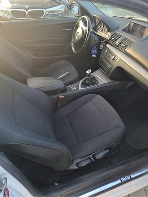 Vând BMW Seria 1, an 2009, motor 2.0 diesel, cutie manuală, 318.000 km. - imagine 9