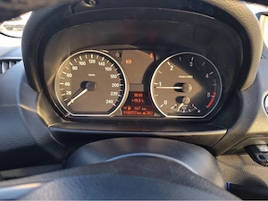 Vând BMW Seria 1, an 2009, motor 2.0 diesel, cutie manuală, 318.000 km. - imagine 8