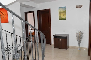 Chirie vila Sinmartin, lux ,SC-520mp,P+E+M, grill , terase , curte mare, 8 cam dep - imagine 2