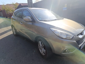  De Vânzare: Hyundai ix35 – 2.0 Diesel, Tracțiune 4x4 (AWD) – An 2011  Vând Hyundai ix35, un SUV - imagine 7