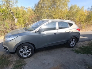  De Vânzare: Hyundai ix35 – 2.0 Diesel, Tracțiune 4x4 (AWD) – An 2011  Vând Hyundai ix35, un SUV - imagine 3
