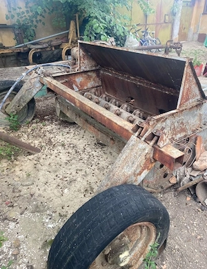 Vând plug Massey Fergusson și tocătoare