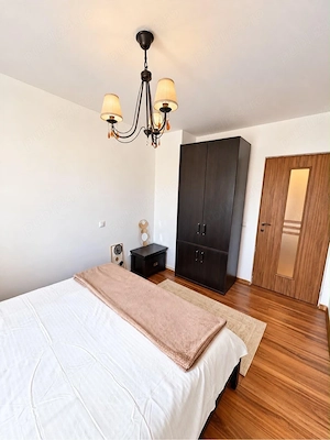 Apartament regim hotelier zona centrala - imagine 2