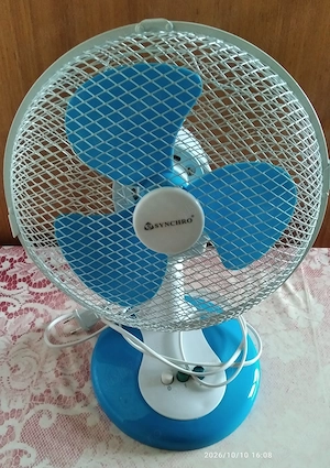 Vând ventilator portabil