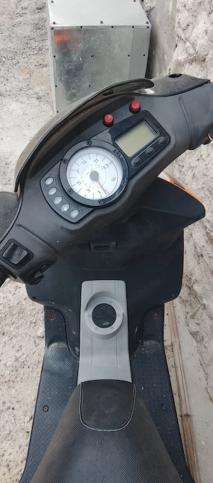 Vând scuter piaggio NRG fără acte 300 ! - imagine 4