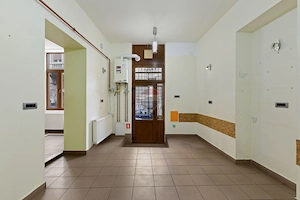 Apartament 2 camere, amplasat la cativa pasi de Primarie-Episcopiei 1 - imagine 6