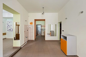 Apartament 2 camere, amplasat la cativa pasi de Primarie-Episcopiei 1 - imagine 2