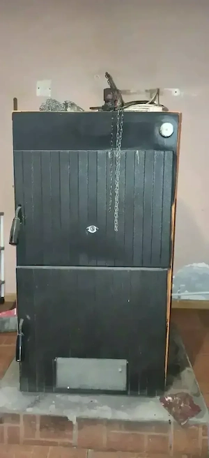 De vanzare cazan fonta Ferrolli+accesorii!!!